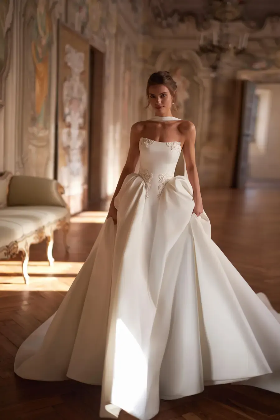 Brautkleid 10 aus unserer Kollektion